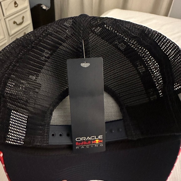 Oracle Red Bull new era adjustable trucker hat - Picture 4 of 5
